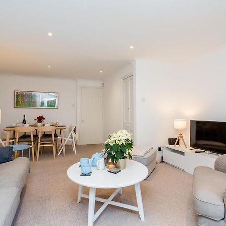 Modern Mews House With Free Parking Space, And Patio By Huluki Sussex Stays Brighton Екстериор снимка
