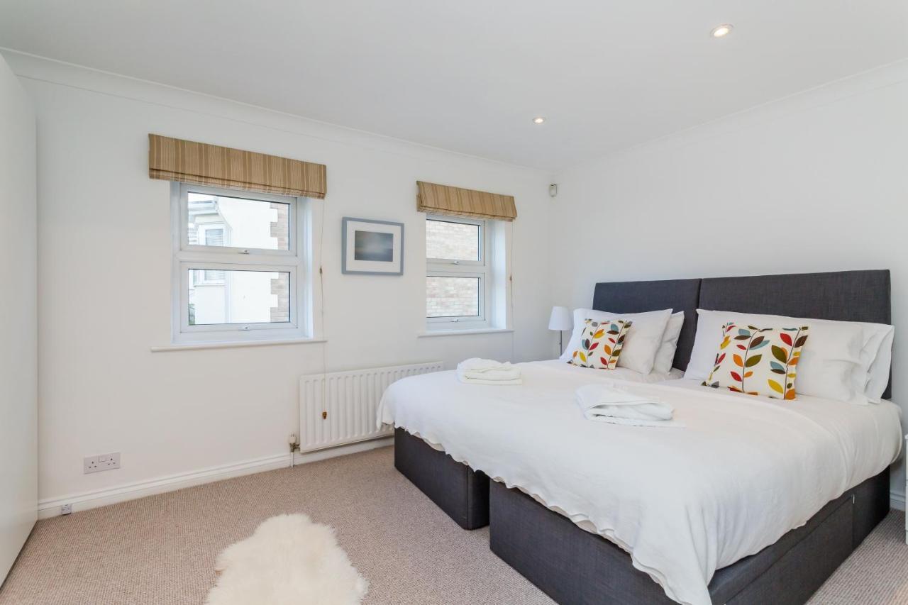 Modern Mews House With Free Parking Space, And Patio By Huluki Sussex Stays Brighton Екстериор снимка