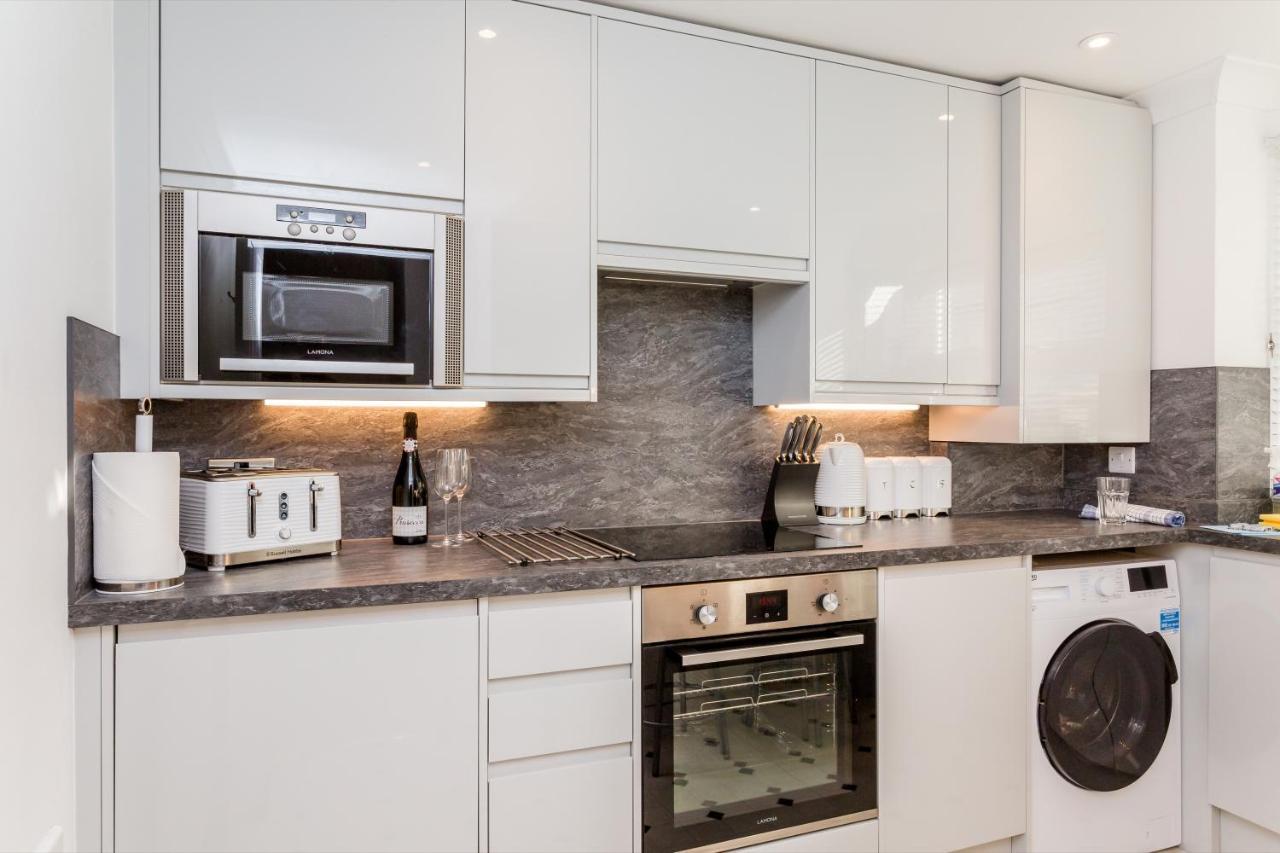 Modern Mews House With Free Parking Space, And Patio By Huluki Sussex Stays Brighton Екстериор снимка