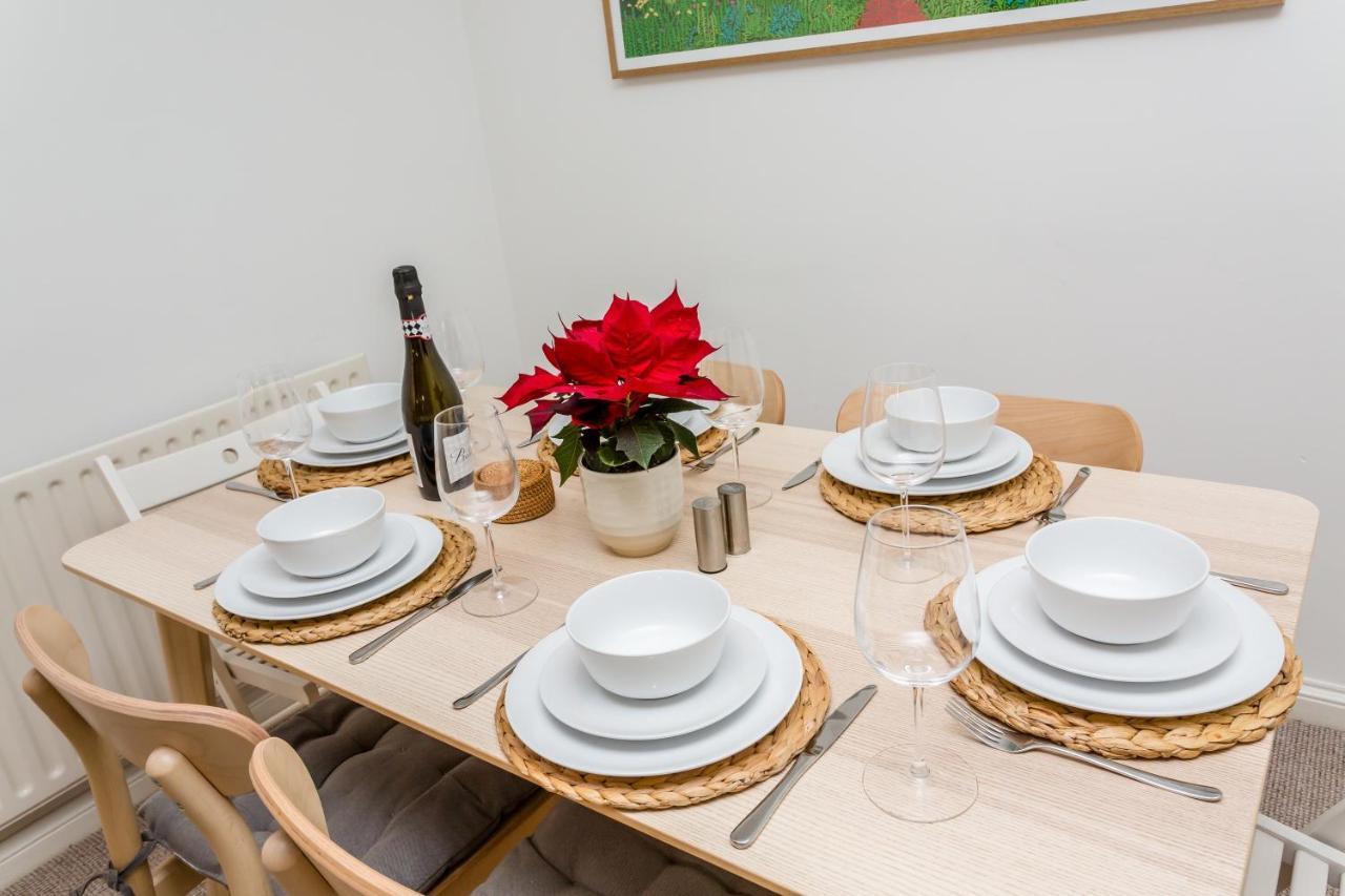 Modern Mews House With Free Parking Space, And Patio By Huluki Sussex Stays Brighton Екстериор снимка