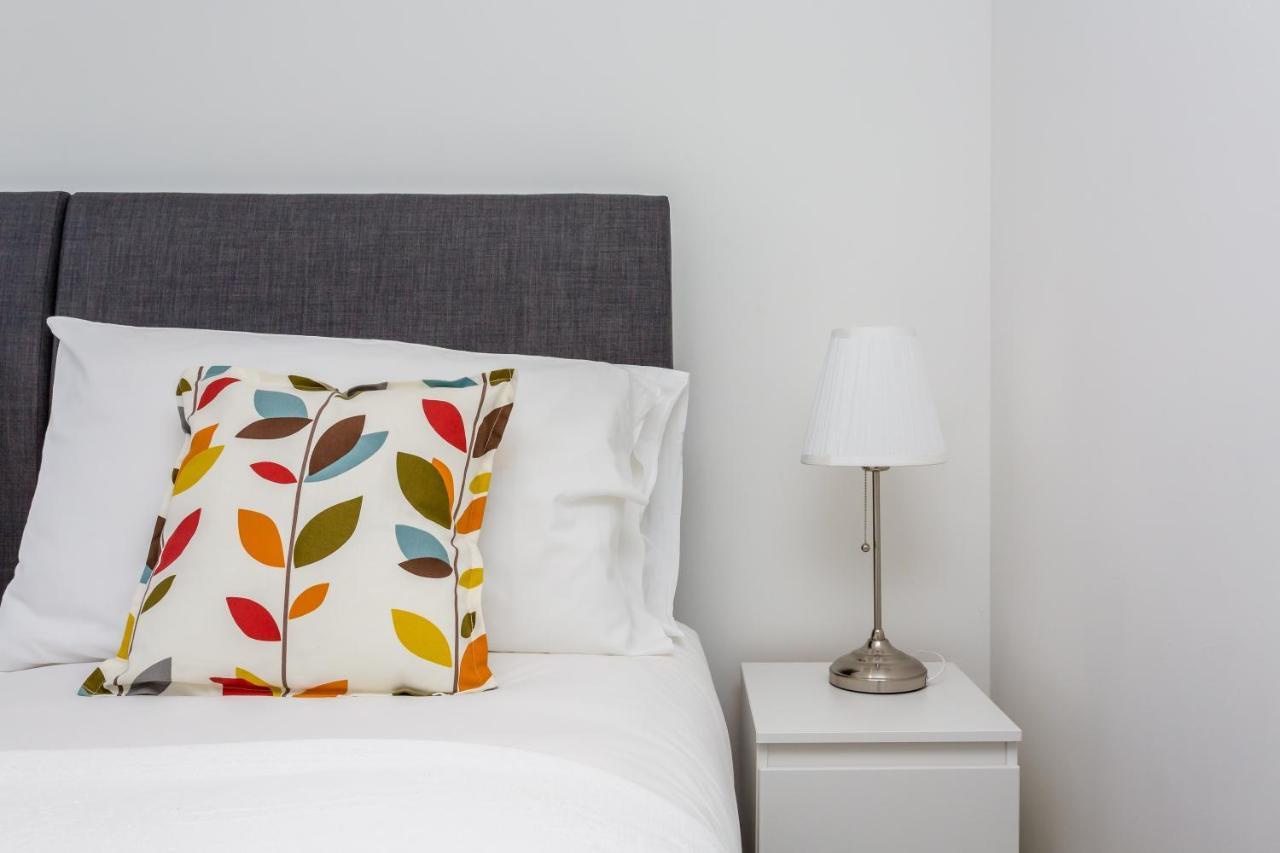 Modern Mews House With Free Parking Space, And Patio By Huluki Sussex Stays Brighton Екстериор снимка